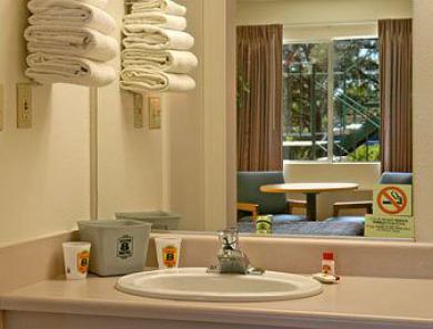 Knights Inn Aurora Habitación foto